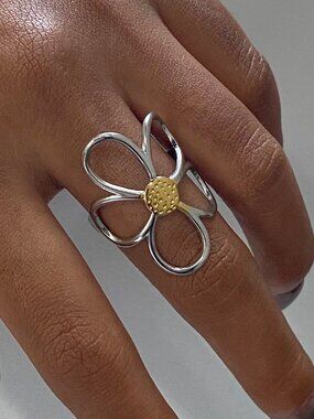 The Daisy Ring